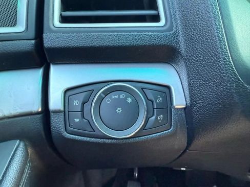 Used 2017 Ford Explorer XLT AWD/4WD image 19