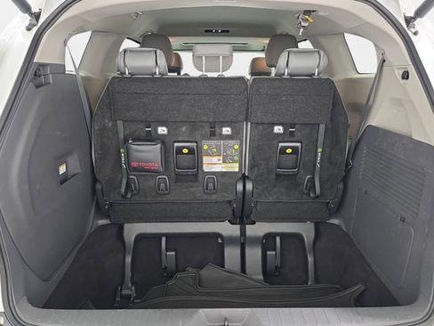 Certified 2023 Toyota Sienna XLE image 30