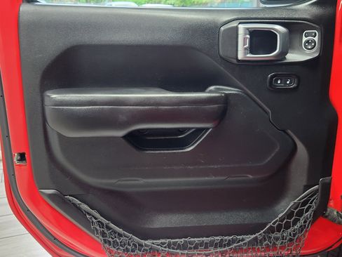 Used 2018 Jeep Wrangler Unlimited Sport S image 9