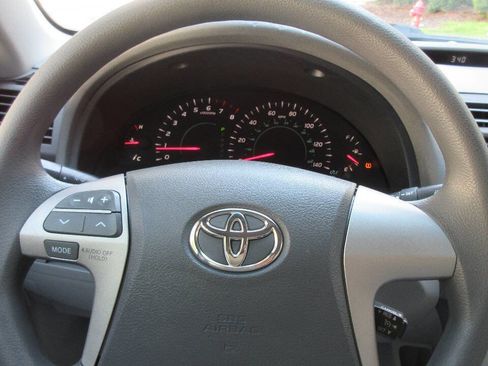 Used 2009 Toyota Camry LE image 26