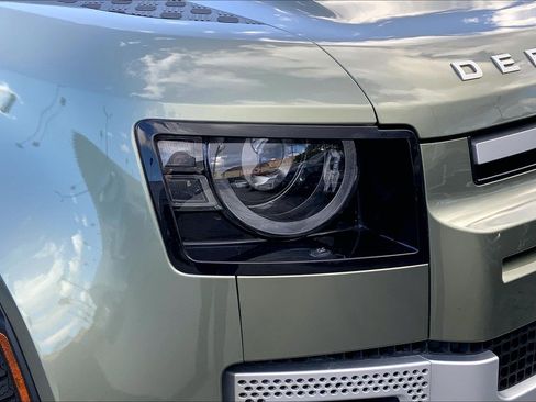 Used 2024 Land Rover Defender 110 S image 25