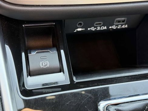 Used 2023 Subaru Outback Premium image 24