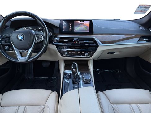 Used 2019 BMW 530i w/ Convenience Package image 10