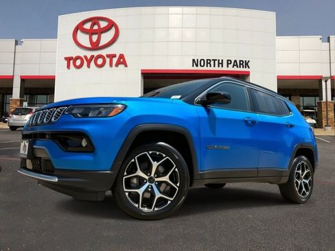 Used 2025 Jeep Compass Limited AWD/4WD image 1