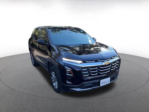 Used 2025 Chevrolet Equinox LT image 3