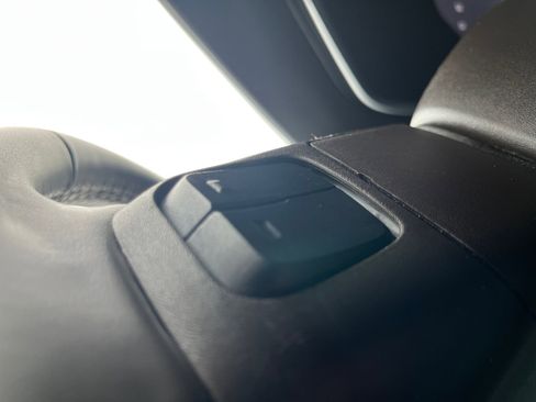 Used 2023 GMC Yukon XL SLT image 15