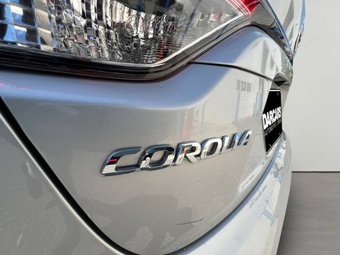 Used 2025 Toyota Corolla LE FWD image 30