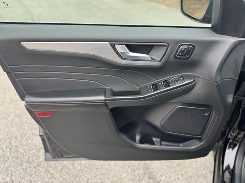 Used 2024 Ford Escape Platinum image 9