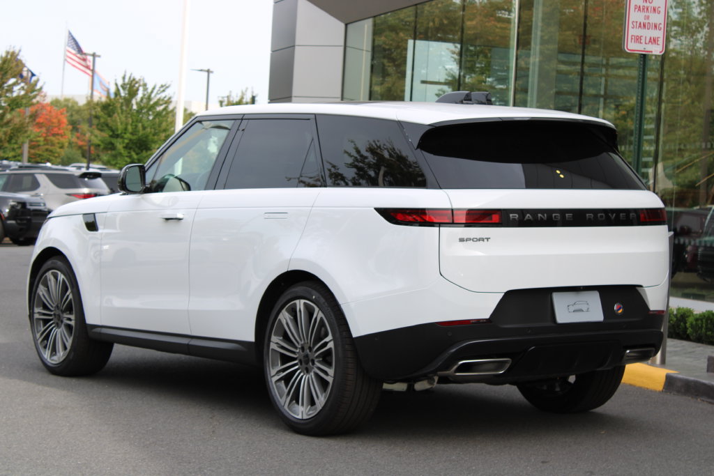 New 2027 Land Rover Range Rover Sport SE AWD/4WD image 5