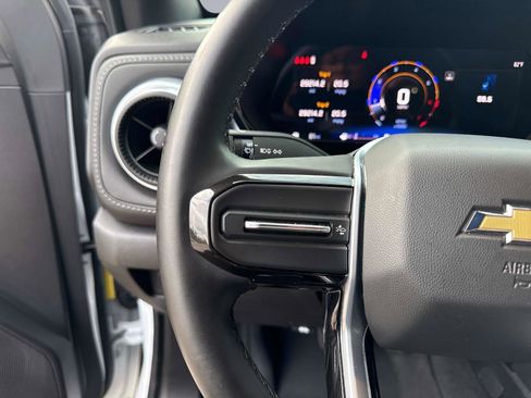 Used 2024 Chevrolet Colorado LT image 31