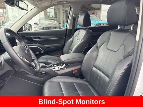 Used 2023 Kia Telluride EX w/ EX Captain's Chair Package AWD/4WD image 12