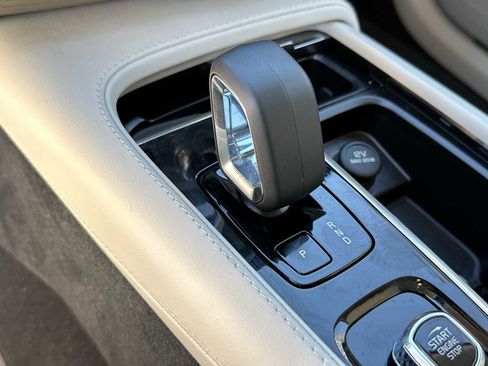 Used 2025 Volvo XC90 B6 Plus w/ Protection Package Premier image 24