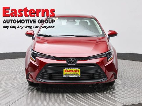 Used 2025 Toyota Corolla LE FWD image 2