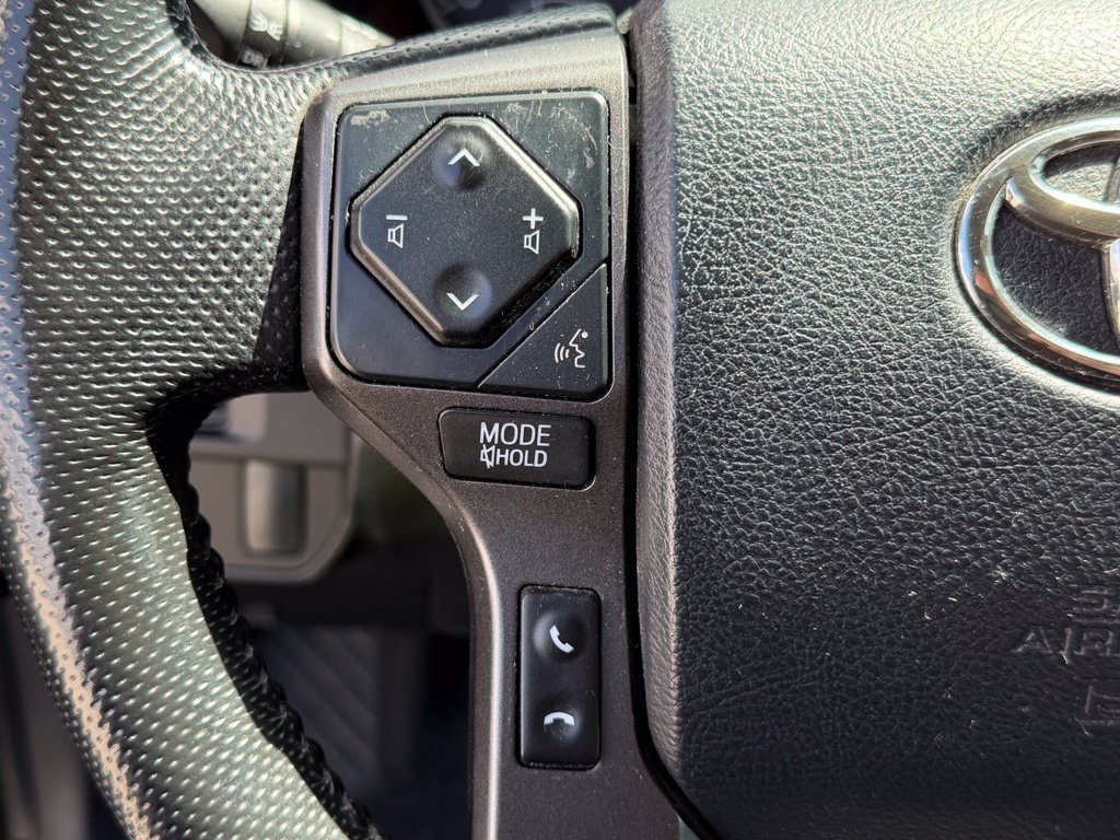 Used 2016 Toyota Tacoma TRD Sport w/ Towing Package RWD image 14