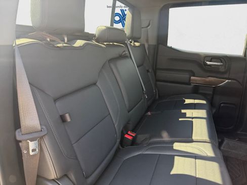 Used 2021 Chevrolet Silverado 1500 LT Trail Boss w/ Convenience Package II AWD/4WD image 23