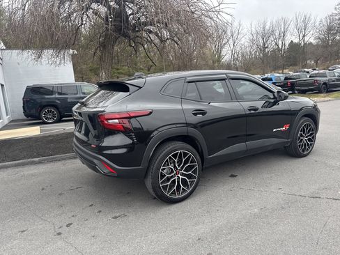 Used 2025 Chevrolet Trax RS w/ Driver Confidence Package image 3