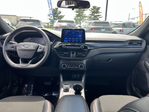 Certified 2025 Ford Escape ST-Line AWD/4WD image 22