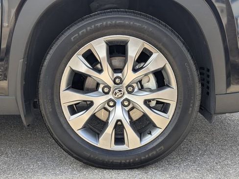 Used 2025 Toyota Grand Highlander FWD image 12