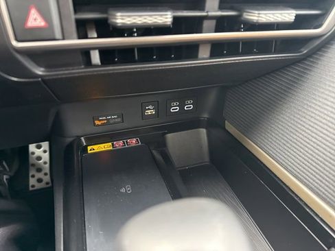 Used 2025 Toyota Camry SE image 16