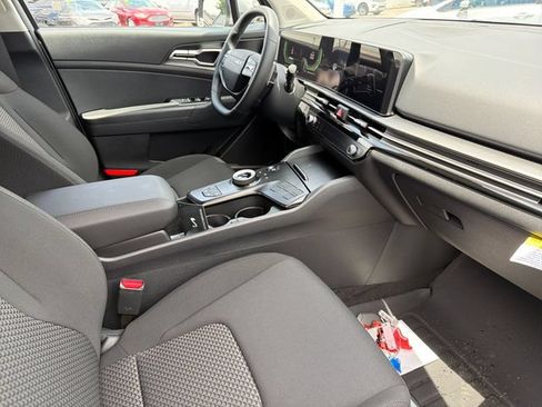 New 2026 Kia Sportage LX FWD image 22