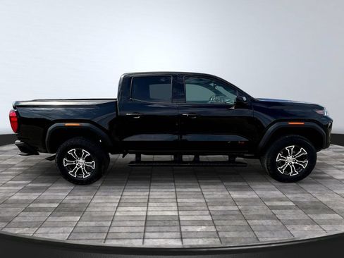 Used 2024 GMC Canyon AT4 w/ Canyon Safety Plus Package AWD/4WD image 8