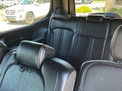 Used 2024 Jeep Wagoneer Series III AWD/4WD image 23