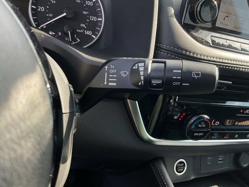 Used 2023 Nissan Rogue SL w/ SL Premium Package FWD image 43