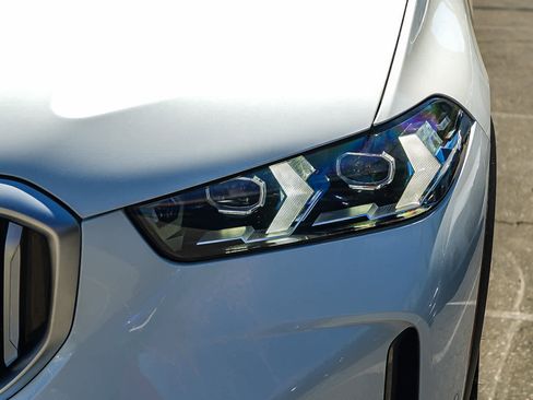 Used 2025 BMW X5 sDrive40i w/ Premium Package image 7