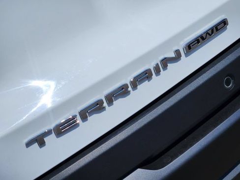 Used 2025 GMC Terrain Elevation AWD/4WD image 9