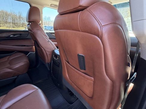 Used 2019 Cadillac Escalade ESV Luxury image 24