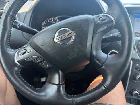 Used 2019 Nissan Pathfinder SL FWD image 16