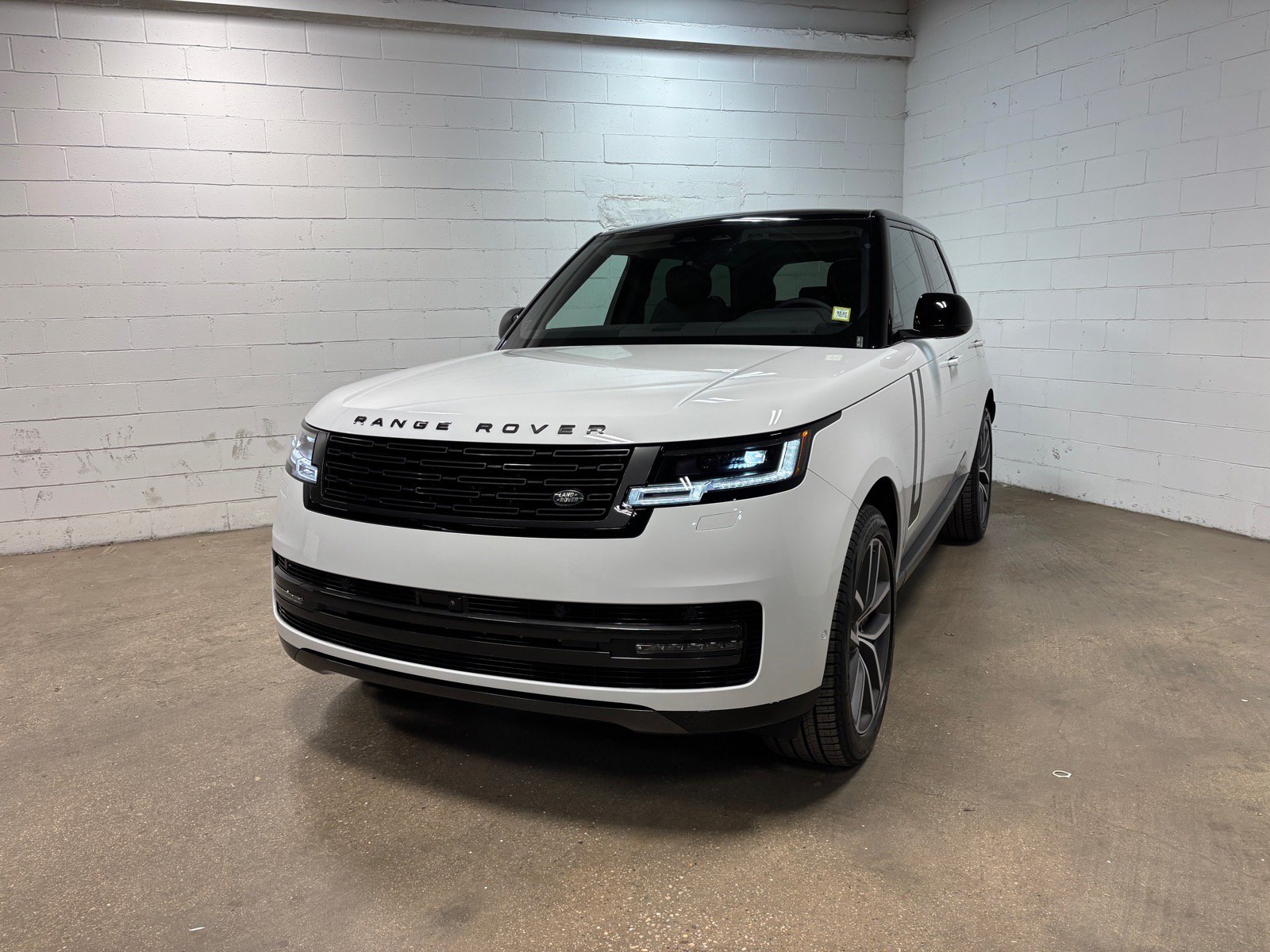 New 2026 Land Rover Range Rover SE AWD/4WD image 2