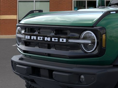 New 2025 Ford Bronco Outer Banks w/ Sasquatch Package image 19