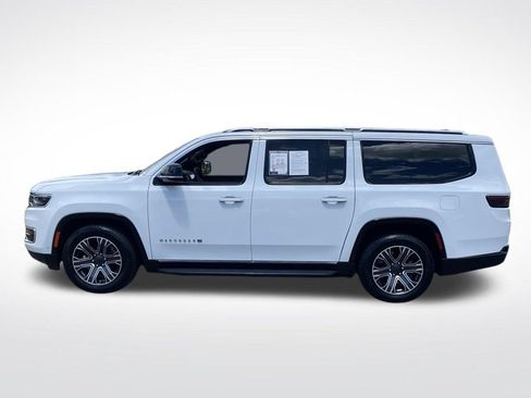 Used 2024 Jeep Wagoneer L Series II w/ Flexible Seating Group AWD/4WD image 4