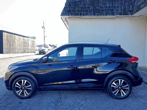 Used 2020 Nissan Kicks SV image 5