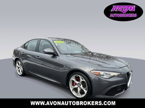 Used 2018 Alfa Romeo Giulia Ti Sport w/ Quick Order Package 22S Sport image 1