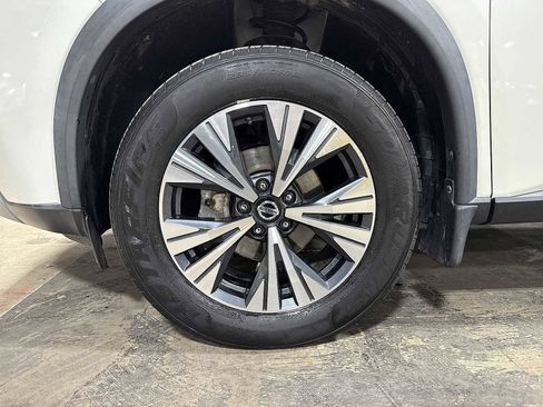 Used 2021 Nissan Rogue SV image 10