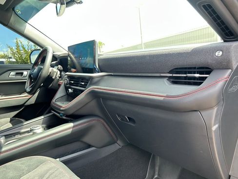 Used 2025 Ford Explorer ST image 16