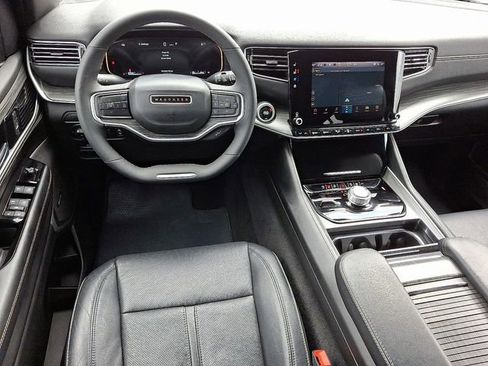 Used 2024 Jeep Wagoneer L Series II w/ Flexible Seating Group image 11