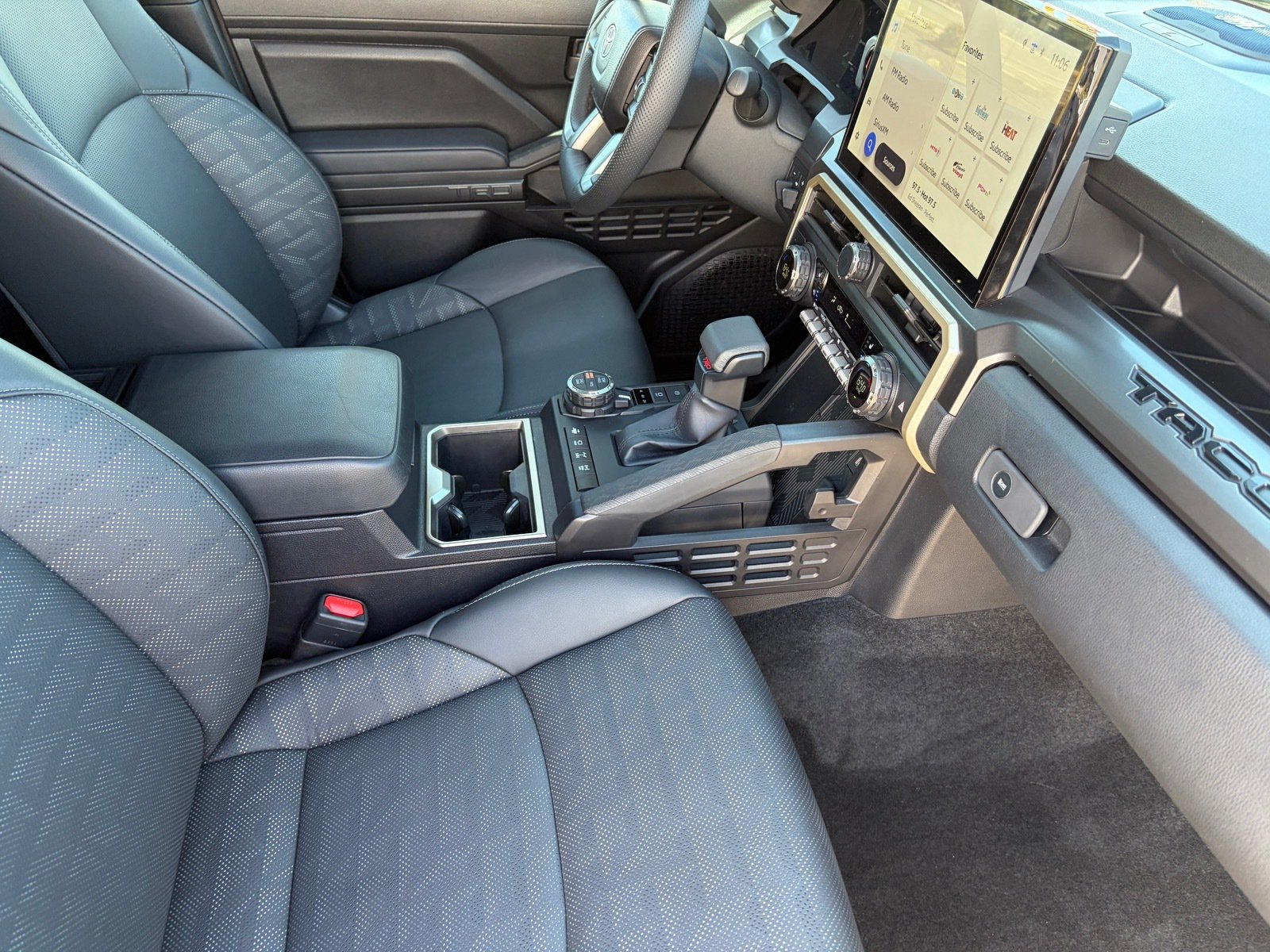 Used 2025 Toyota Tacoma TRD Off-Road w/ TRD Off Road Premium Package AWD/4WD image 11