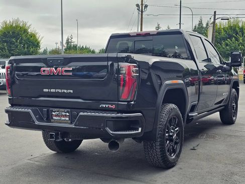 Used 2024 GMC Sierra 2500 AT4 w/ Technology Package AWD/4WD image 5