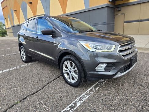 Used 2017 Ford Escape SE w/ Equipment Group 201A image 4