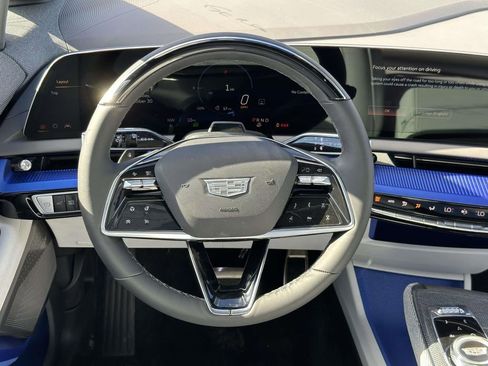 New 2025 Cadillac Optiq Luxury 1 image 19