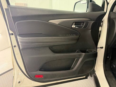 Used 2018 Honda Pilot EX image 40