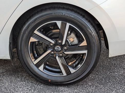 Certified 2024 Nissan Sentra SV FWD image 10