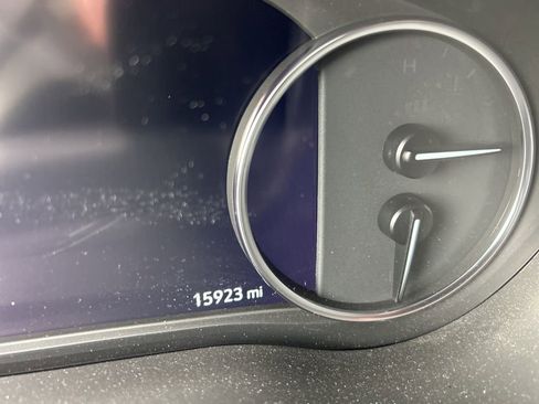 Used 2024 Buick Enclave Premium w/ Experience Buick Package image 5