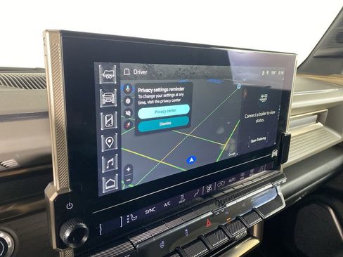 Used 2025 GMC Hummer EV 2X image 17