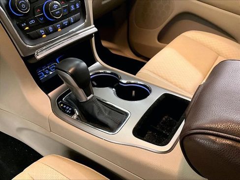 Used 2021 Jeep Grand Cherokee Laredo AWD/4WD image 16