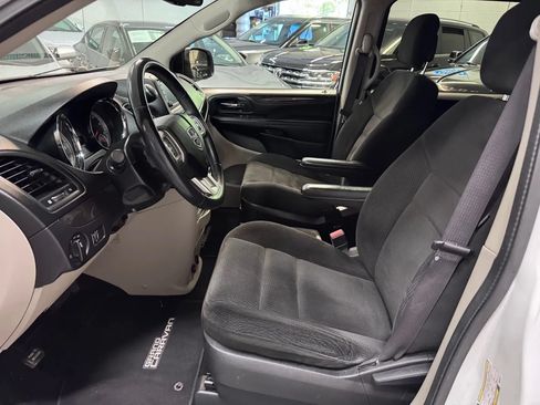 Used 2017 Dodge Grand Caravan SE w/ Power Window Group FWD image 14