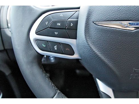 Used 2023 Chrysler 300 Touring w/ Sport Appearance Package image 14